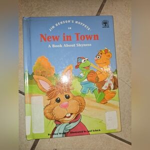 Jim Henson's Muppets in New in Town: A Book About Shyness (Values to Grow On)